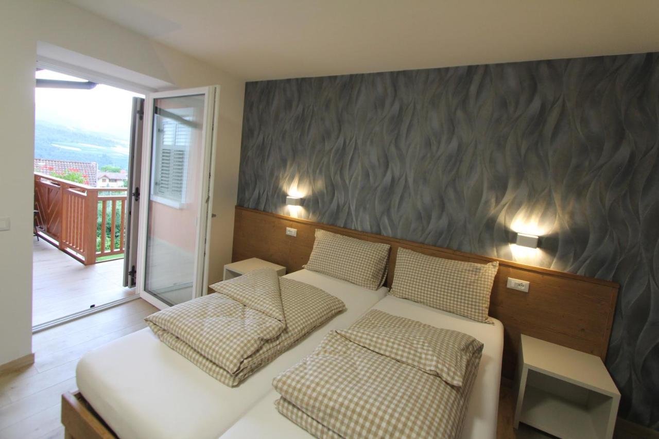 Affittacamere B&B Mercedes Romallo Bagian luar foto
