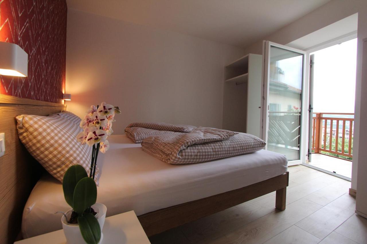 Affittacamere B&B Mercedes Romallo Bagian luar foto