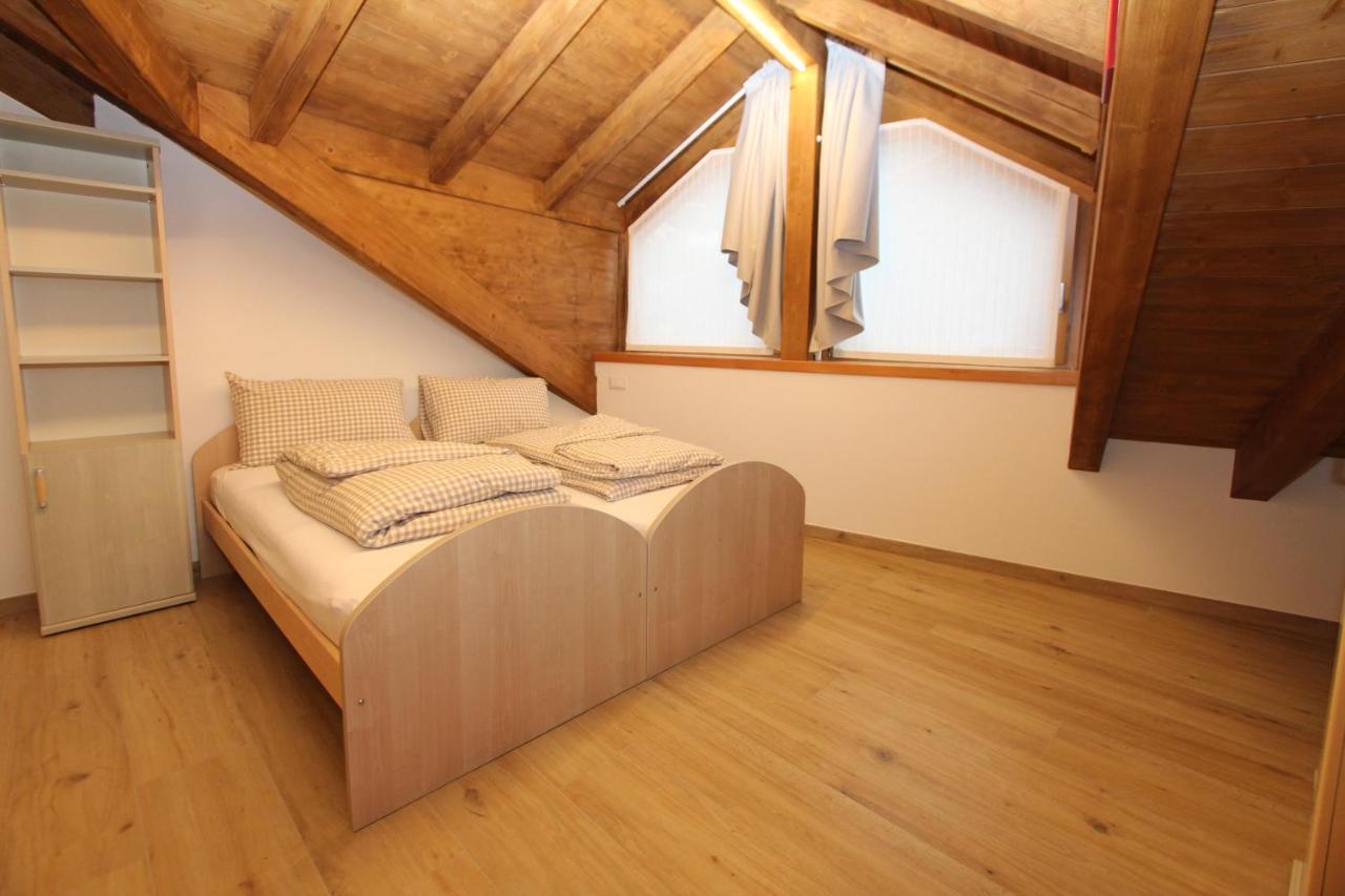 Affittacamere B&B Mercedes Romallo Bagian luar foto